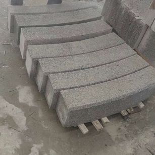 抚州芝麻白弧形路牙石